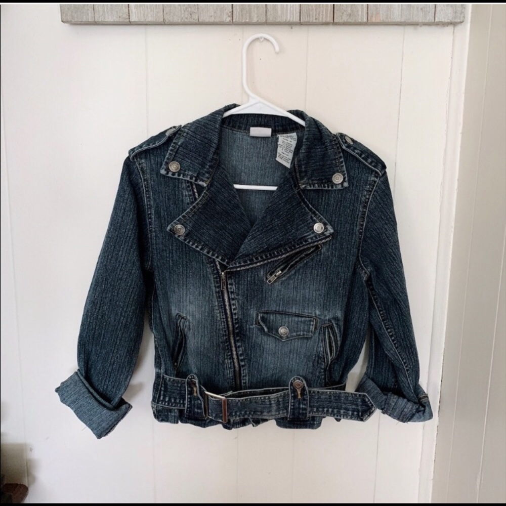 Cute & Stylish Cropped Jean Jacket